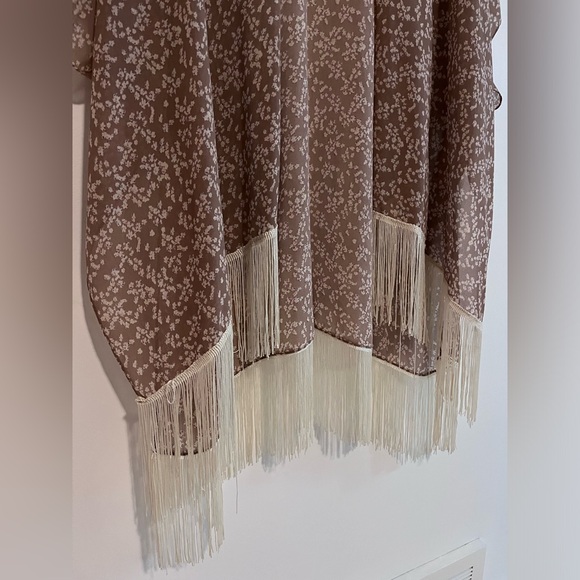 Flowy cardigan/shall - Picture 4 of 4